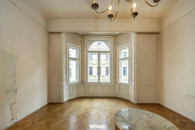 Charmante Altbauwohnung mit Entwicklungspotenzial in Bestlage des 7. Bezirks