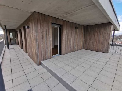 WOW! 2 Zimmer auf 110 m² mit großer Terrasse & EBK !!!