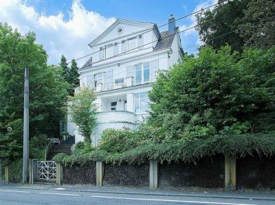 Historische Fabrikantenvilla mit stilvoller Ausstattung in Gräfrath