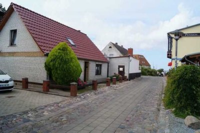 Haus auf Rügen ca. 100 Meter vom Wieker Hafen entfernt "Handwerkerobjekt"