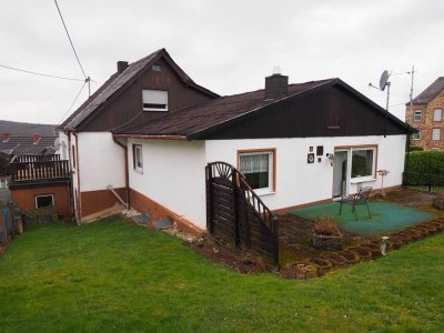 Einfamilienhaus mit Einliegerwohnung in Hillscheid