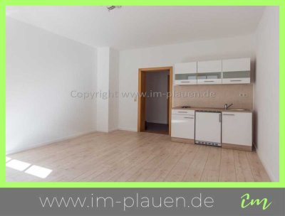 1,5 Zimmer mit offener Wohn-, Küchenbereich inkl. EBK - Bad mit Dusche Gartenmitbenutzung in Plauen