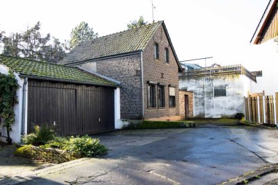 Charmantes Backsteinhaus in ruhiger Lage von Lövenich (keine Garage !)