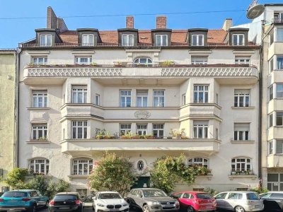 Denkmalgeschützte 2-Zimmer-Altbauwohnung zum Innenhof in München-Maxvorstadt zur Kapitalanlage