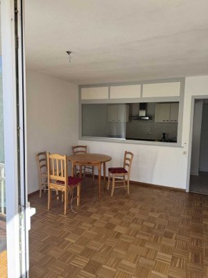 Modernisierte 2-Zimmer-Wohnung mit Balkon und Einbauküche in Saarbrücken