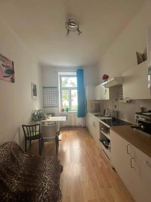 2 -Zimmerwohnung , Zimmer getrennt begehbar, vollmöbliert