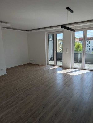 NEU: 3-Raum-Wohnung mit EBK, Balkon u. Stellplatz in Stadtfeld