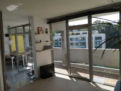 ab sofort: Helles, möbliertes Appartement direkt an der Isar