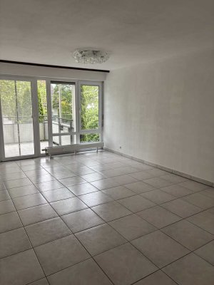 Lichtdurchflutete, barrierefreie 3,5- Zimmer-Wohnung mit Balkon auf der Diezenhalde in Böblingen