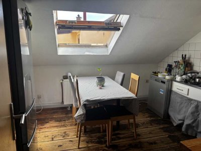 Zentrale 5-Zimmer-Dachgeschosswohnung in Karlsruhe Innenstadt-West – Ideal für WGs