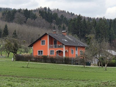 Sehr gepflegtes Wohnhaus mit separaten Nebengebäude und Langcarport in ländlicher und sonniger Sackgassenlage