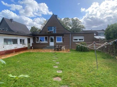 Freistehendes Einfamilienhaus mit riesigem Grundstück in Alsdorf