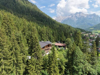 Mehrfamilienhaus mit Blick auf die Steinberge