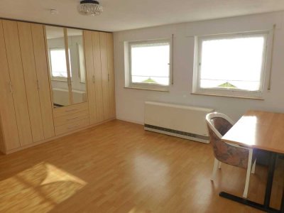Möblierte helle Einlieger-Wohnung in Plochingen-Stumpenhof, ruhige Lage