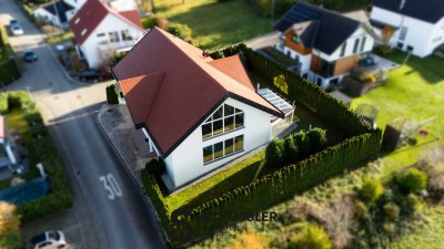 Einzigartiges Einfamilienhaus in Traumlage in Weilheim/Teck mit Schwimmbad, Sauna & Wintergarten