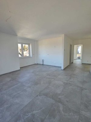 **Moderne Wohnung zu vermieten: Sparsam leben im Stil der Zukunft!**