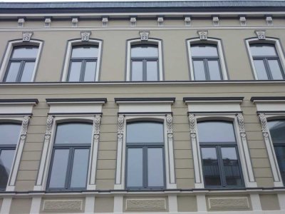 Gepflegte Dachgeschosswohnung mit drei Zimmern und Balkon in Euskirchen