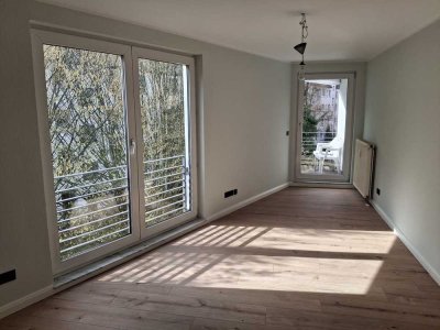 VON PRIVAT: Eine schöne, voll renovierte Wohnung in herrlich, ruhiger Lage mit TG!