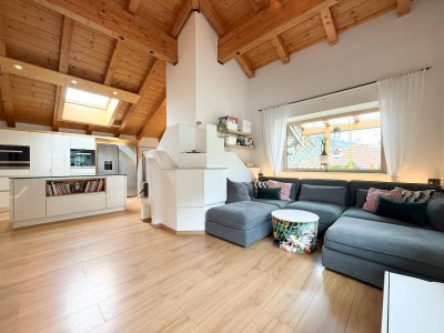 Hochwertige Dachgeschoßwohnung in Ruhelage