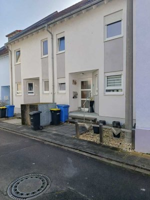 Gepflegtes Reihenhaus mit 5 Zimmern in Pfeddersheim