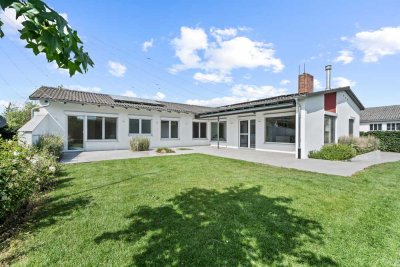 Hightech trifft Wohnkomfort – stilvolles Einfamilienhaus auf einer Ebene