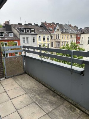 Sanierte 2-Zimmerobergeschosswohnung in direkter Marktnähe, Aachen