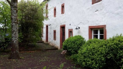 Denkmalgeschütztes altes Bauernhaus