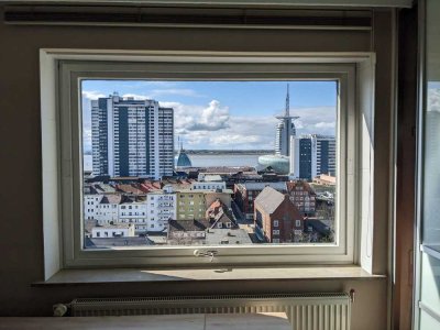 Exklusive, gepflegte 3-Zimmer-Penthouse-Wohnung mit geh. Innenausstattung mit Balkon und EBK