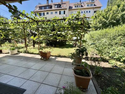 3 Zi.-Hochparterre-Whg., Terrasse, eigener sonniger Garten, EBK, TG-Platz,