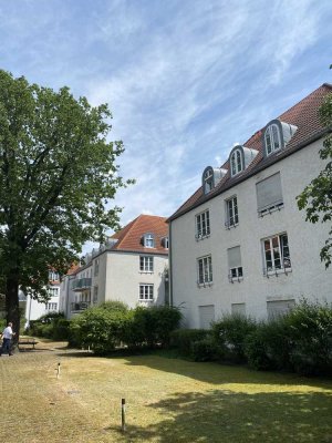 Helle 3-Zimmer-Wohnung im 2. OG mit Garage in Potsdam-Babelsberg Süd