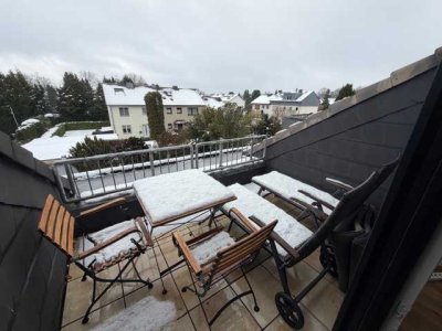 Teilmöblierte 2 Zimmerdachgeschosswohnung mit hochwertiger Einbauküche