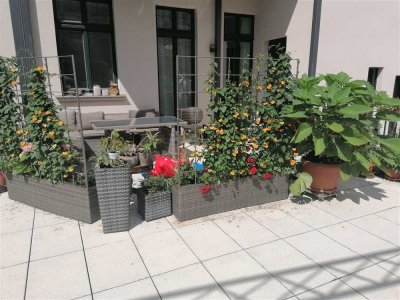 WOHNEN IM ZENTRUM - Tolle 3 Zi. Whg. inkl. EBK | 2 Bäder | Parkett | Terrasse | TG-Stellplatz