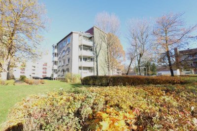 Tolle 3 Zi.-Wohnung mit überdachtem Balkon + + Einbauküche + + Bad mit Fenster