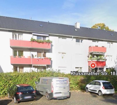 Erstbezug nach Sanierung mit Balkon und EBK: Stilvolle 2-Zimmer-Wohnung mit geh. Innenausstattung