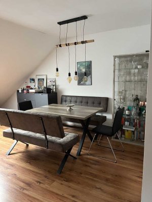 Schöne 2-Zimmer-DG-Wohnung mit Tiefgargenstellplatz inkl. eigener Wallbox