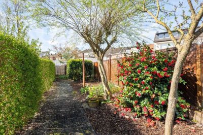 Im ANGEBOTSVERFAHREN: Modernes Familiendomizil mit 4 Schlafzimmern, 2 Bädern und großem Garten