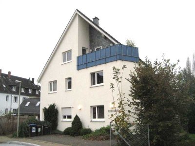 Schöne Wohnung im Erdgeschoss mit EBK, Terrasse und Garten