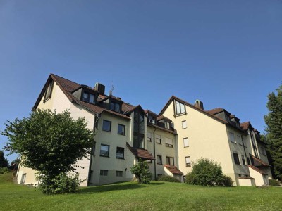 *PROVISIONSFREI* geräumige 2-Zi.-ETW mit Loggia und herrlicher Fernsicht!
