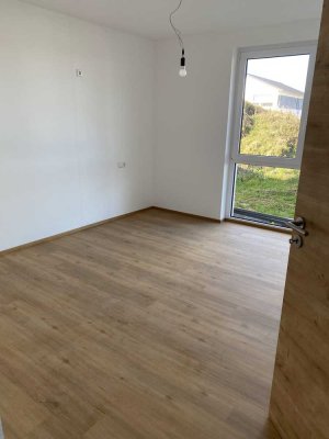 Attraktive 3,5-Zimmer-Wohnungen in Jagstzell mit toller Aussicht  / ERSTBEZUG