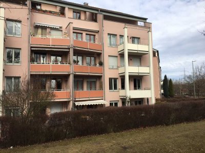 Schöne 2-Zimmer-Küche-Bad Wohnung direkt am Schmutterpark