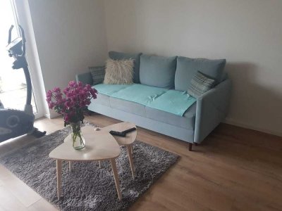 Schöne 2-Zimmer-Wohnung mit Einbauküche und kleinem Garten/Terrasse
