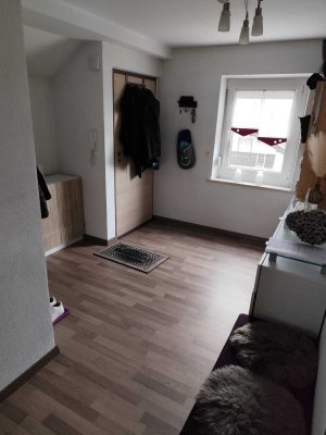 Ansprechende 3,5-Zimmer-DG-Wohnung in Kümmersbruck