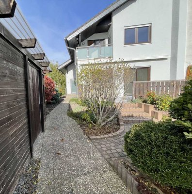 Zeitlos-elegant und bestens durchdacht- das ist unsere sehr gepflegte Doppelhaushälfte.