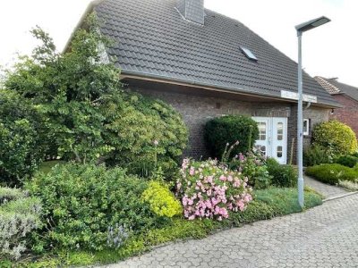 Gepflegtes Einfamilienhaus mit Garage in Wilhelmshaven-Altengroden