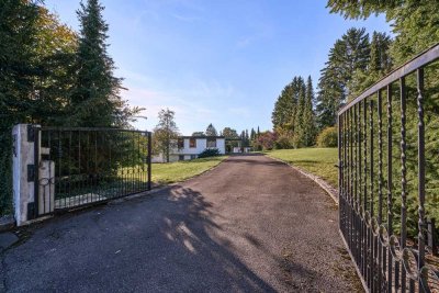 Unternehmervilla auf parkähnlichem Grundstück mit guter Ausrichtung