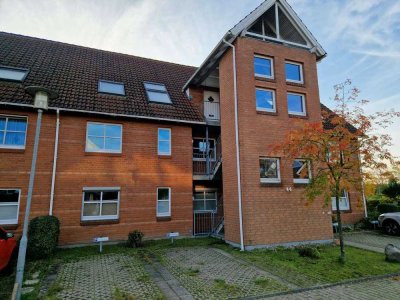 Schöne 2-Zimmer DG-Wohnung mit Stellplatz in Schwerin-Krebsförden
