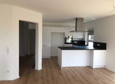 Exklusive Neubau-Doppelhaushälfte mit moderner Architektur und Effizienzstandard