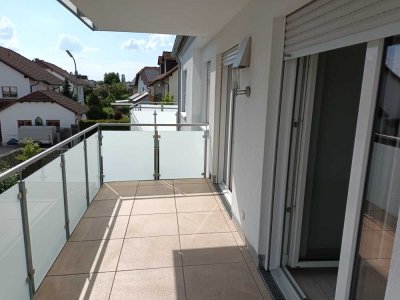 Helle, neuwertige und schöne 2-Zimmer-Wohnung mit Einbauküche in Geisenfeld