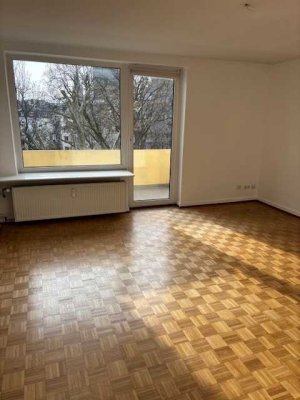 4 Zimmer Wohnung im 4. OG mit Balkon in Frankfurt Westend-Süd