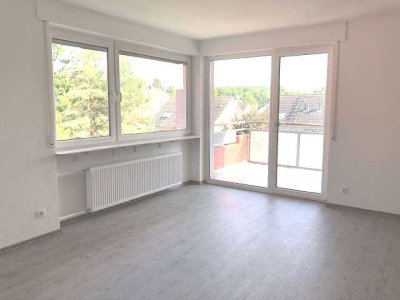 Sehr gepflegte 4-Zimmer-Wohnung mit Terrasse im begehrten Heusenstamm